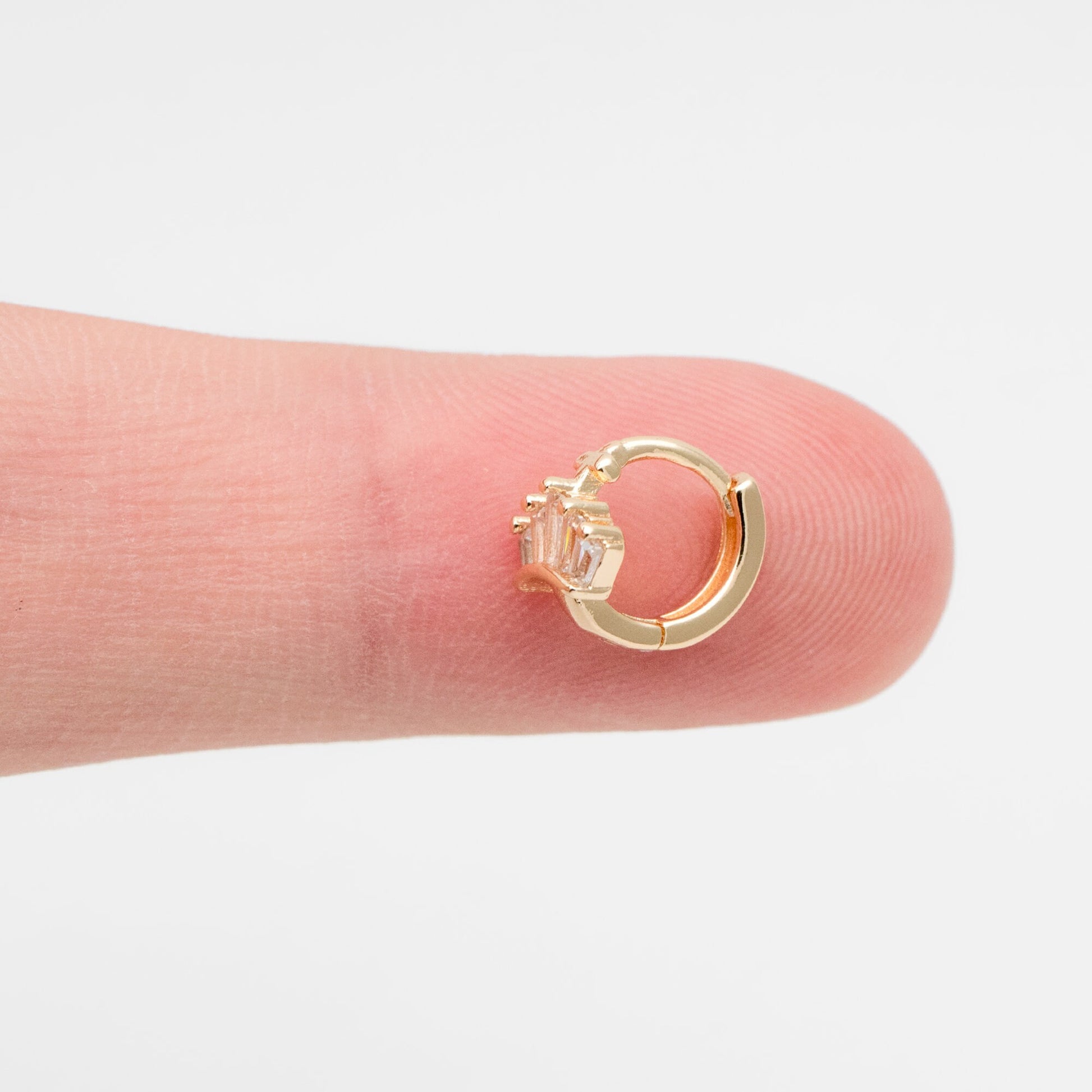 4pcs CZ Pave Tiny Crown Hoop Earrings, 9mm, Cartilage Hoop, Cartilage Clicker Hoop (GB-3474-D)