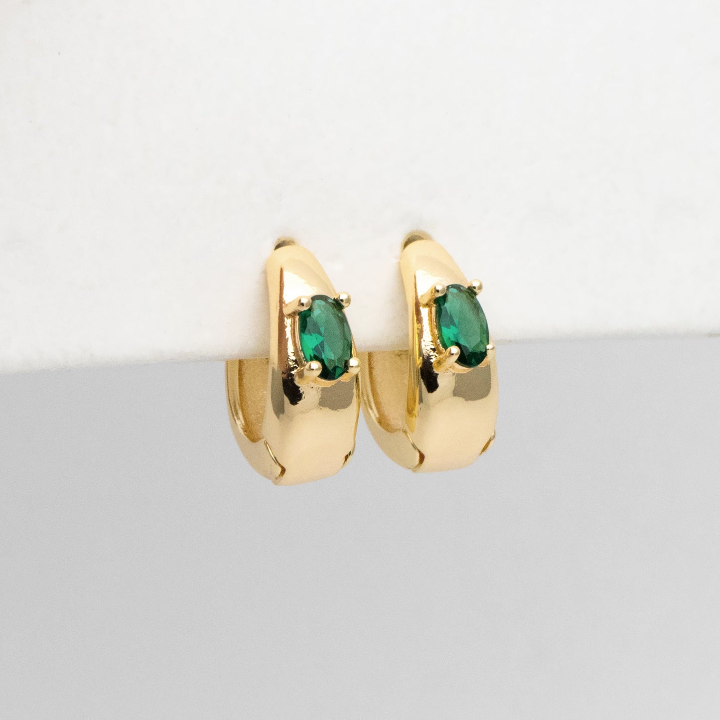 4pcs Emerald CZ Pave Hoop Earrings, 18K Gold plated Brass, Oval Huggie Leverback Ear Hooks (GB-3456)