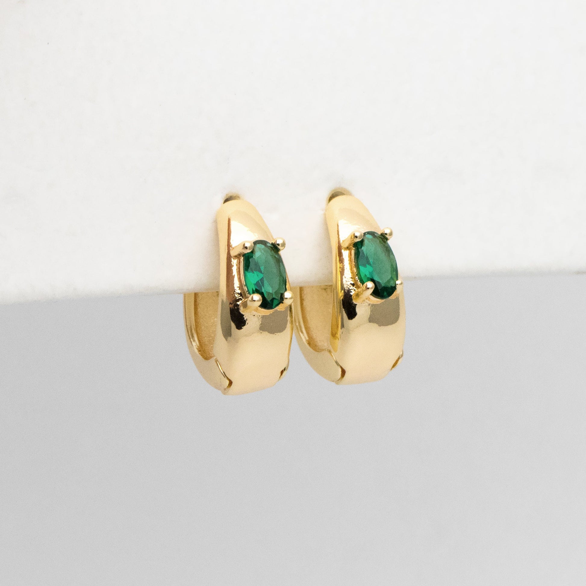 4pcs Emerald CZ Pave Hoop Earrings, 18K Gold plated Brass, Oval Huggie Leverback Ear Hooks (GB-3456)