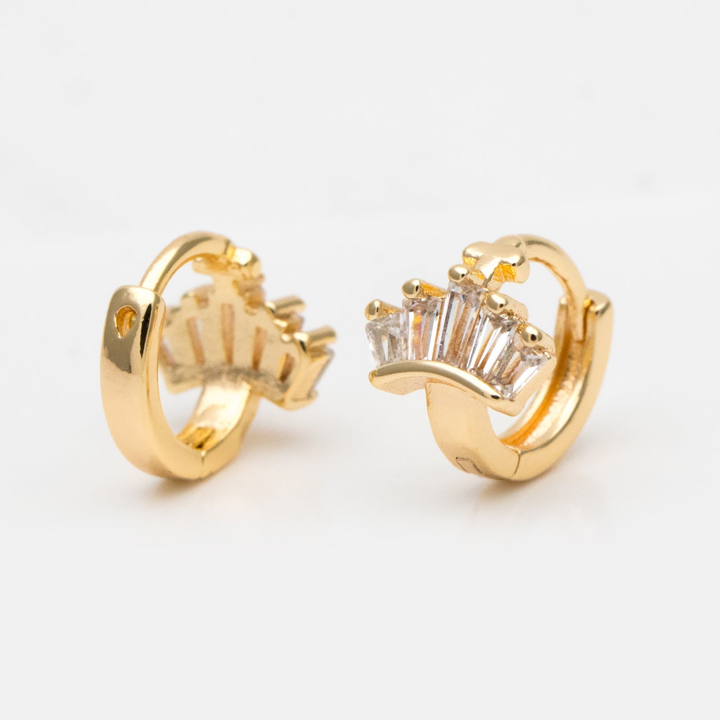 4pcs CZ Pave Tiny Crown Hoop Earrings, 9mm, Cartilage Hoop, Cartilage Clicker Hoop (GB-3474-D)