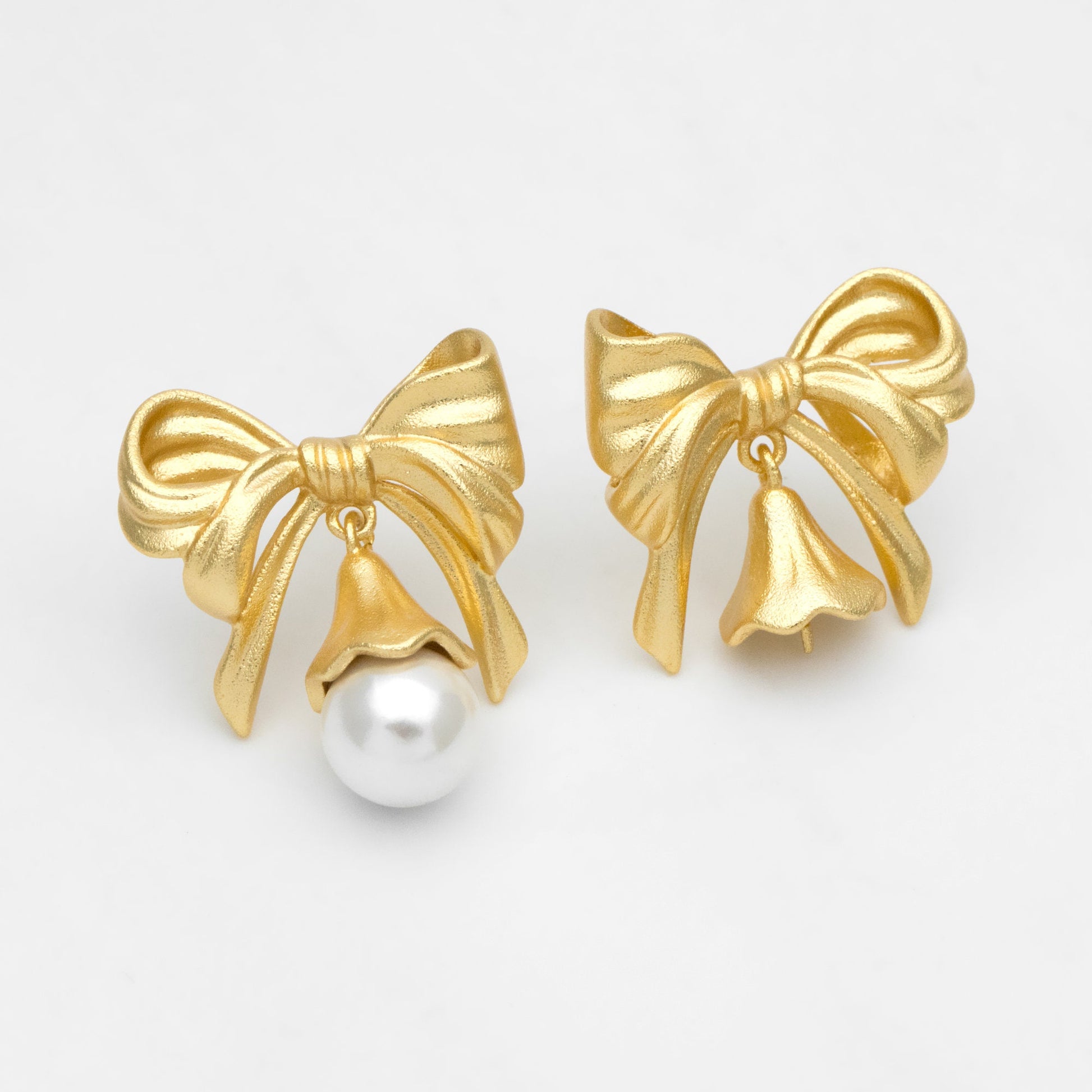 4pcs Matte Gold plated Brass Christmas Bowknot Earring, 18x20mm, Half Drilled Pearl Mounts, Pearl Earring Settings (GB-3473)