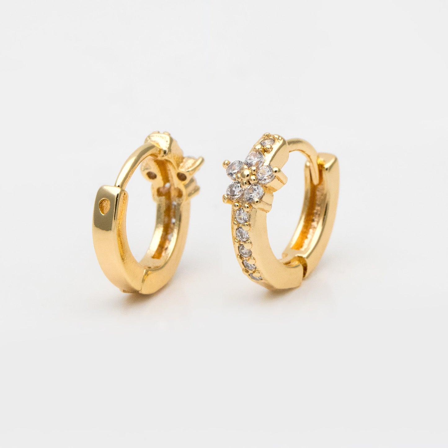 4pcs CZ Pave Tiny Flower Hoop Earrings 10mm, Dainty Huggie Earrings, Minimalist Earring, Small Gold Hoops Earring (GB-3399-C)