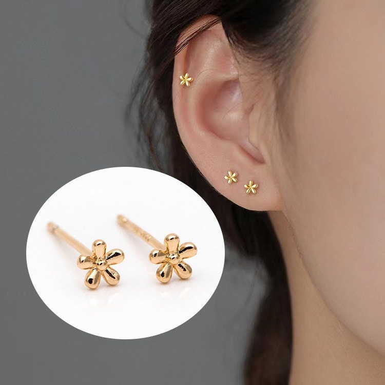 10pcs Gold/ Silver Flower Ear Posts 4mm, Gold/ Rhodium Plated Brass Stud Earrings, DIY Ear Findings (GB-3056)