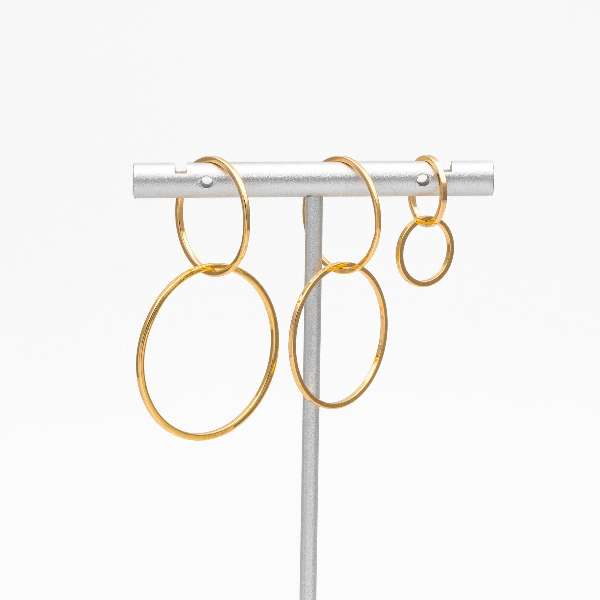 10pcs Gold Linked Circles, two ring Pendant, Interlocking rings, two linked circles, Entwined Circle 20mm and 25/30mm (GB-1300)