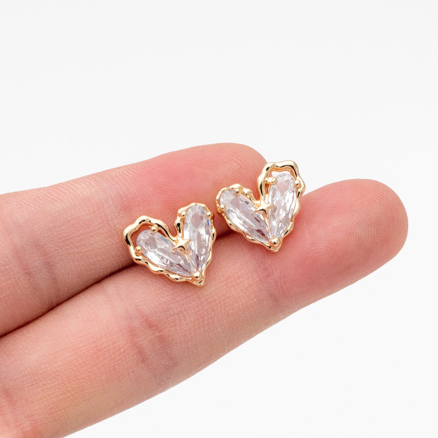 4pcs CZ Pave Heart Ear Posts, Gold Plated Brass Stud Earrings, Jewelry Findings, Jewelry Making (GB-3571)