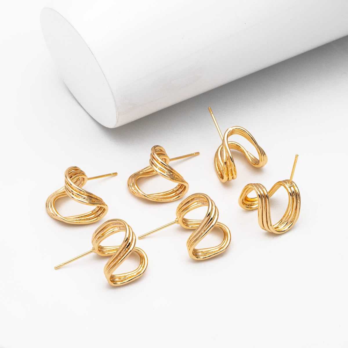 10pcs Gold U-Shaped Ear Posts, 18K Gold plated Brass, Curved Ribbon Stud Earring (GB-3563)