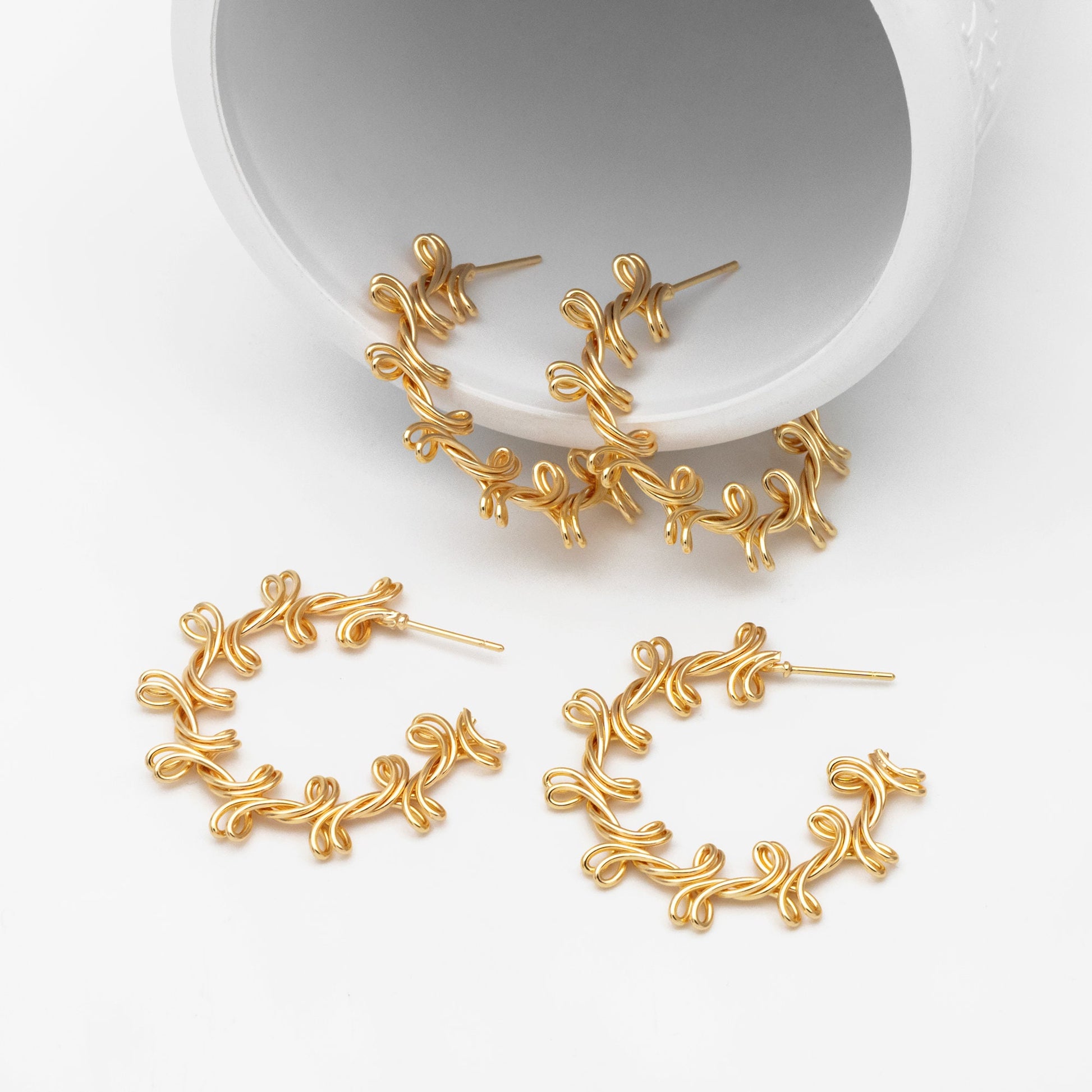 4pcs Gold Round Circle Ear Posts 38mm, Twisted Wire Stud Earrings, Dainty Hoop Earrings (GB-3702)
