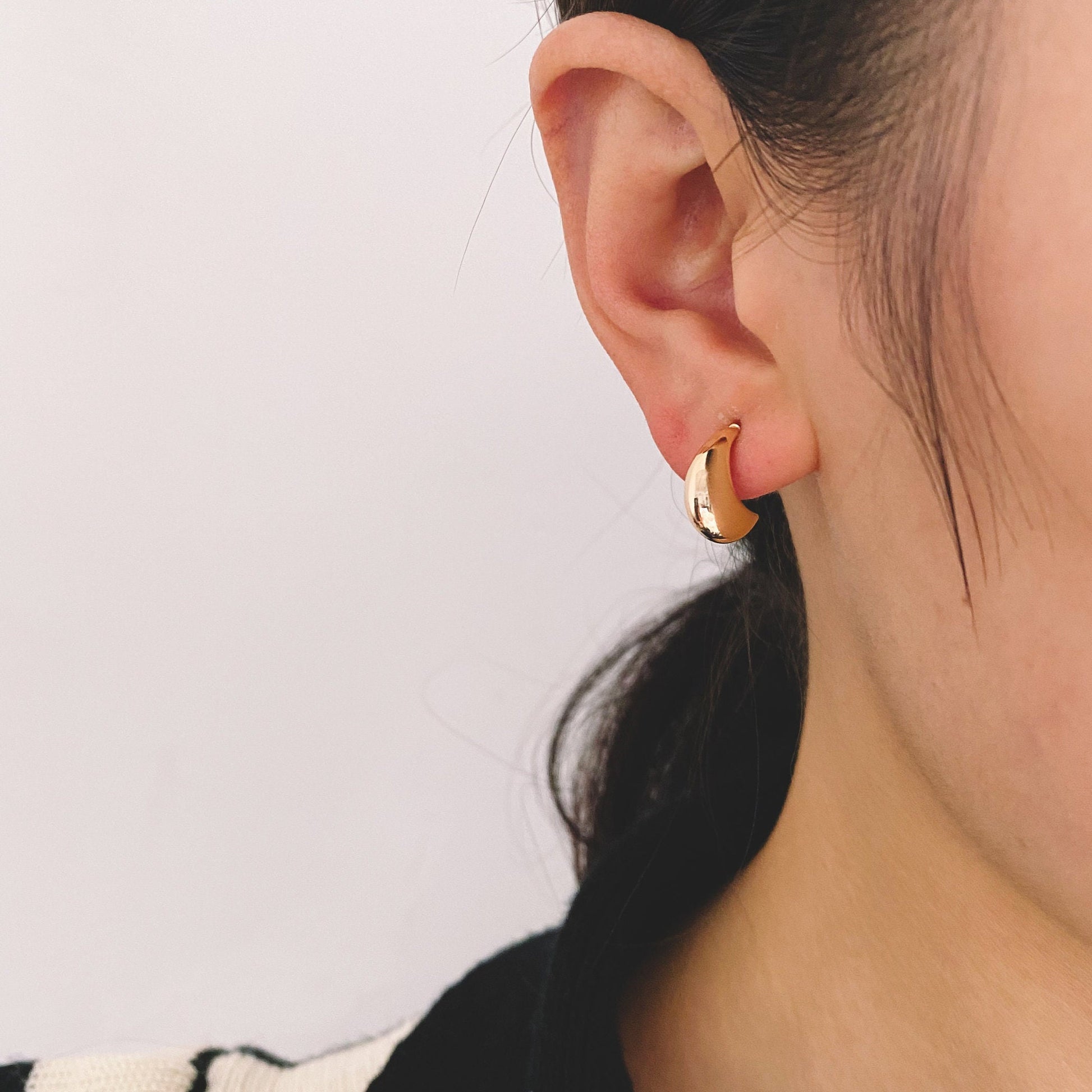 10pcs Gold/Silver tone Minimalist Ear Posts, 18K Gold plated Brass Ear Posts, Moon Stud Earring (GB-1850)