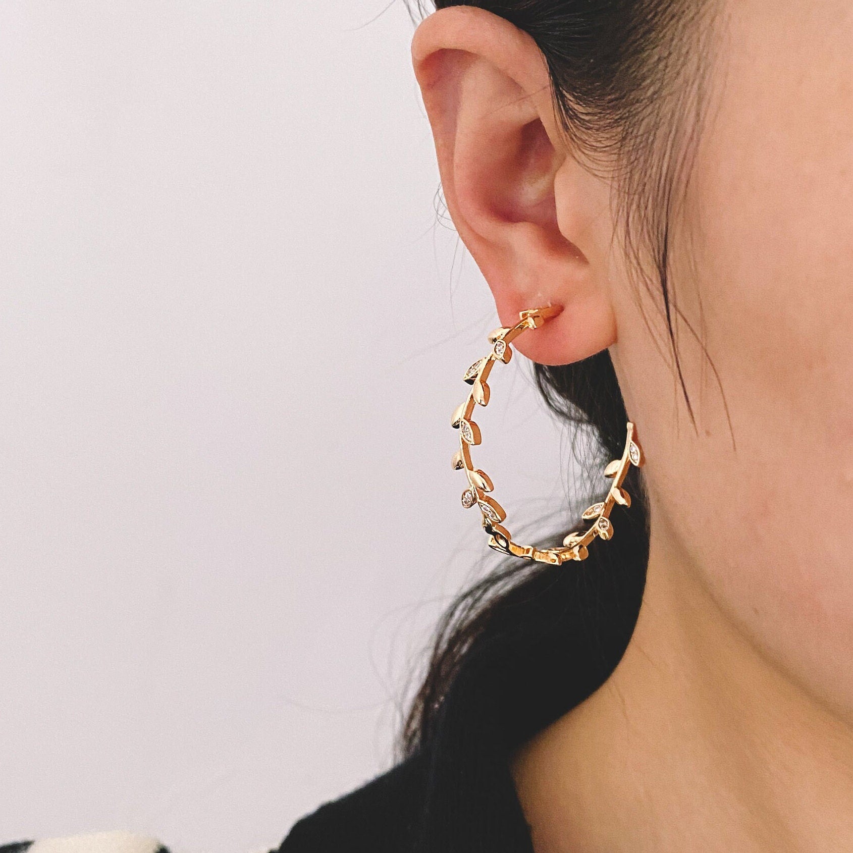 4pcs CZ Paved Dainty Gold Leaf Hoop Earrings, Gold Hoop Earring, 42mm Circle Leaf Earring (GB-2019)