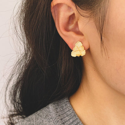 10pcs Gold Rough Flower Ear Posts 15x15mm, Pearl Peg Earring Mounts, Foral Stud Earrings with Peg (GB-3212)