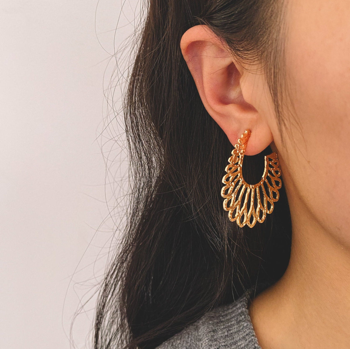 4pcs Gold Hollow Flower Post Earrings 43x35mm, Gold plated Brass Floral Stud Earring (#GB-3389)