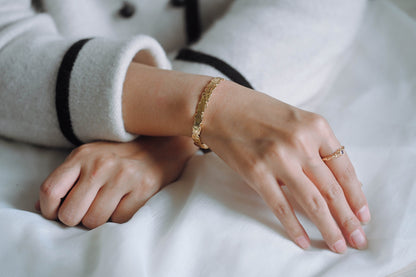 1pcs Gold Hammered Bangle Bracelet, Stackable Bracelets, Adjustable Bangle Bracelet (GB-3533)