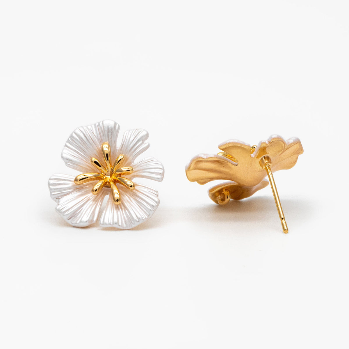 4pcs White Flower Earring with Loop, Gold Plated Brass, Jewelry Making, Diy Material, Jewelry Supplies (GB-3731)