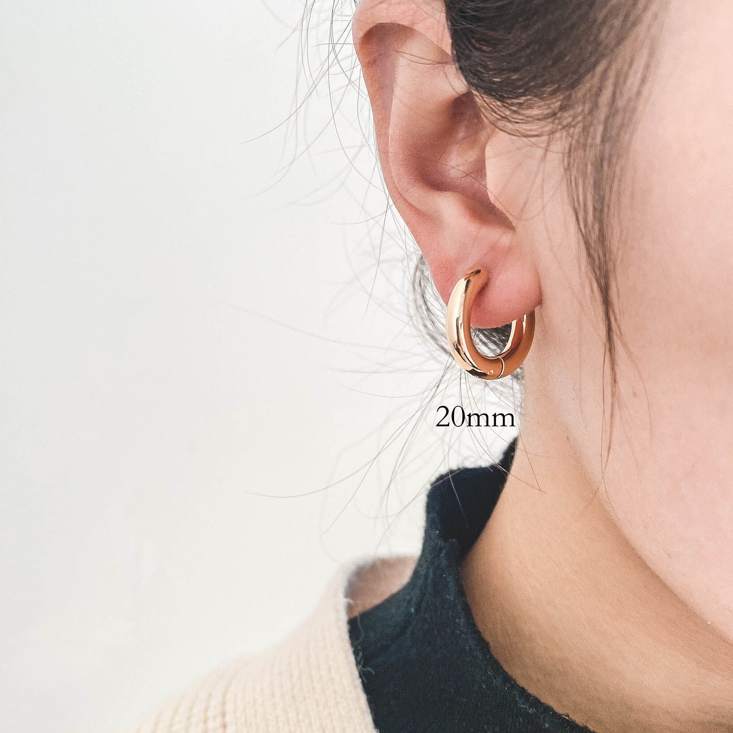 4pcs Gold/ Silver Tone Chunky Hoop Huggies, 4mm Thick, 18/ 20/ 22/ 24/ 26mm, Stainless Steel Hoop Earrings, Minimalist Earrings (GB-3301)