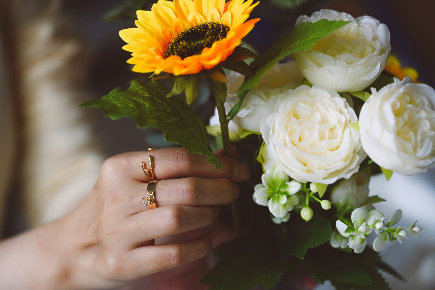 4pcs Gold/ Silver Adjustable Ring With Loop, Gold/ Rhodium plated Brass, Charm Ring Blanks, DIY Ring Making Supplies (#GB-3647)