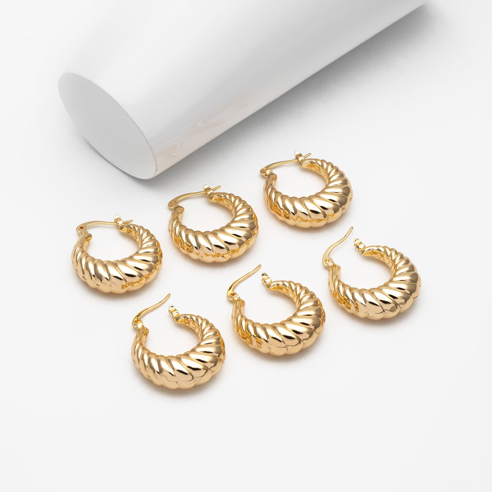4pcs Gold U-Shaped Earrings 29x25mm, Real Gold plated Brass, Minimalist Hoop Earrings (GB-3762)