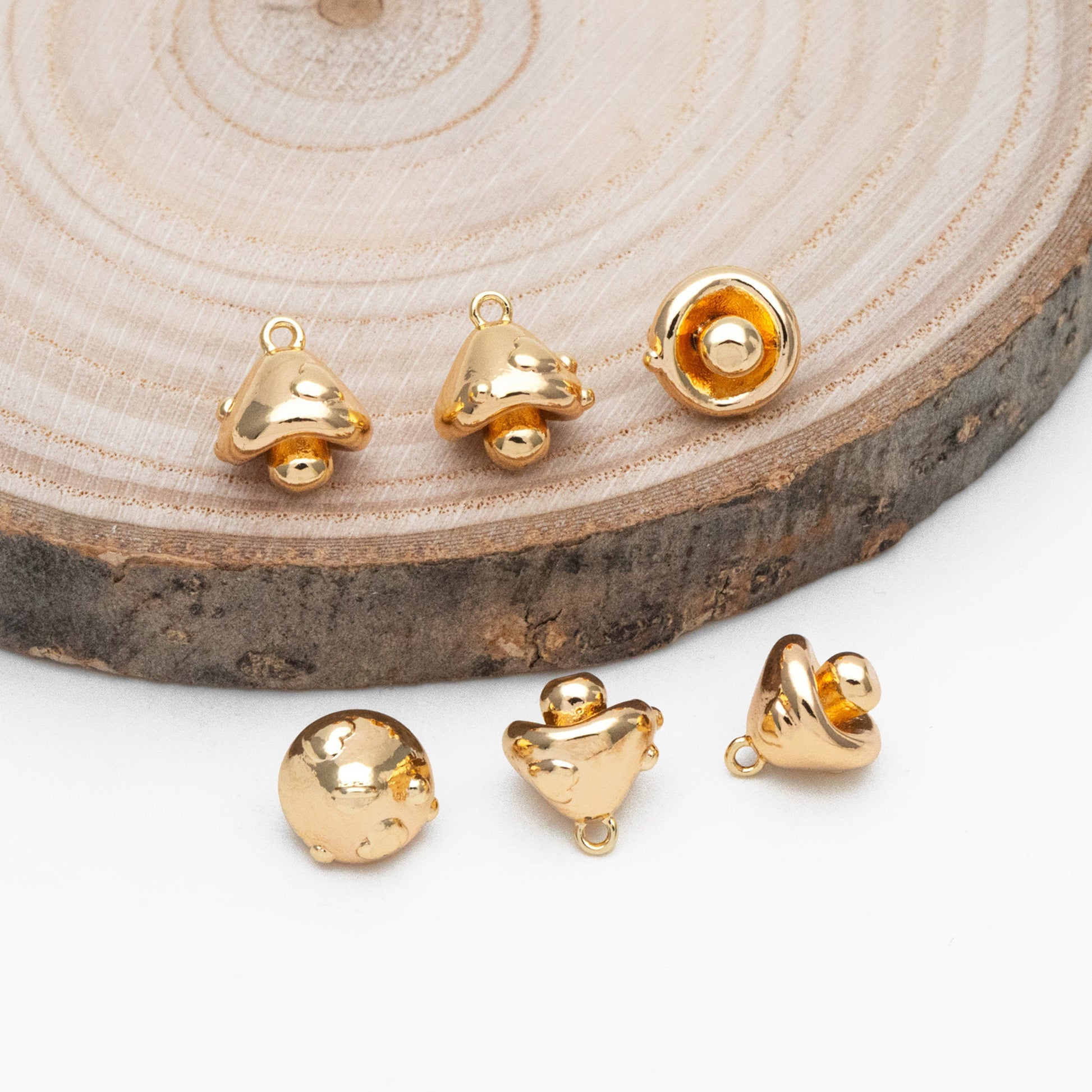 10pcs Gold Heart Mushroom Charm 10x8mm, Real Gold plated Brass Mushroom Pendants (GB-4589-J)