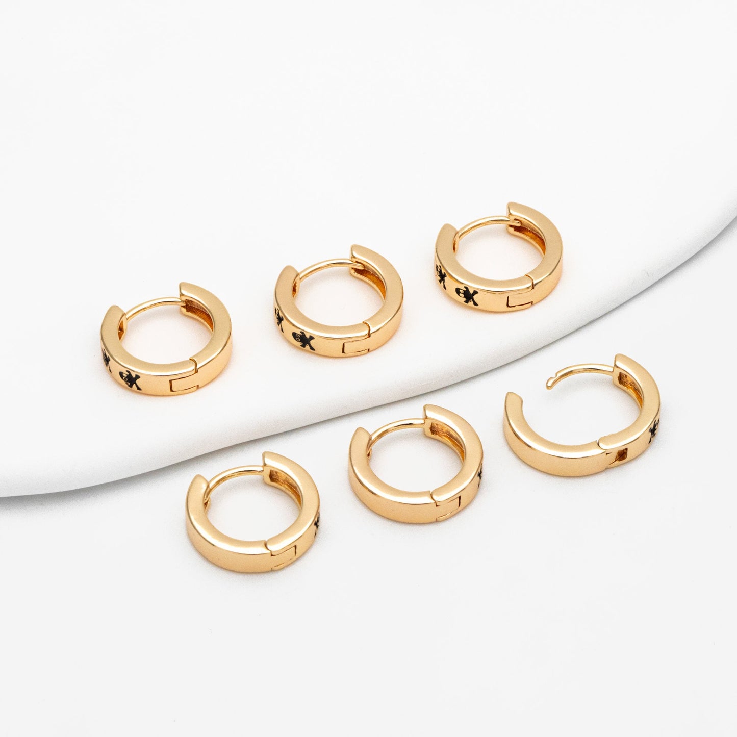 4pcs Gold Enamel Skull Hoop Earrings: 18K Gold Plated Brass Huggies (GB-3717-D)