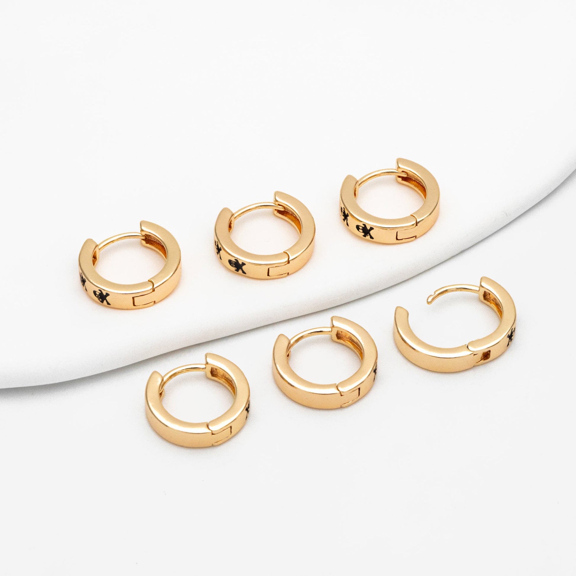 4pcs Gold Enamel Skull Hoop Earrings: 18K Gold Plated Brass Huggies (GB-3717-D)