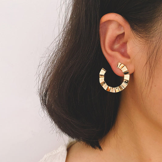 4pcs Gold Wave Circle Earrings, C Shape Earring Stud, Minimalist Earring (GB-2914)