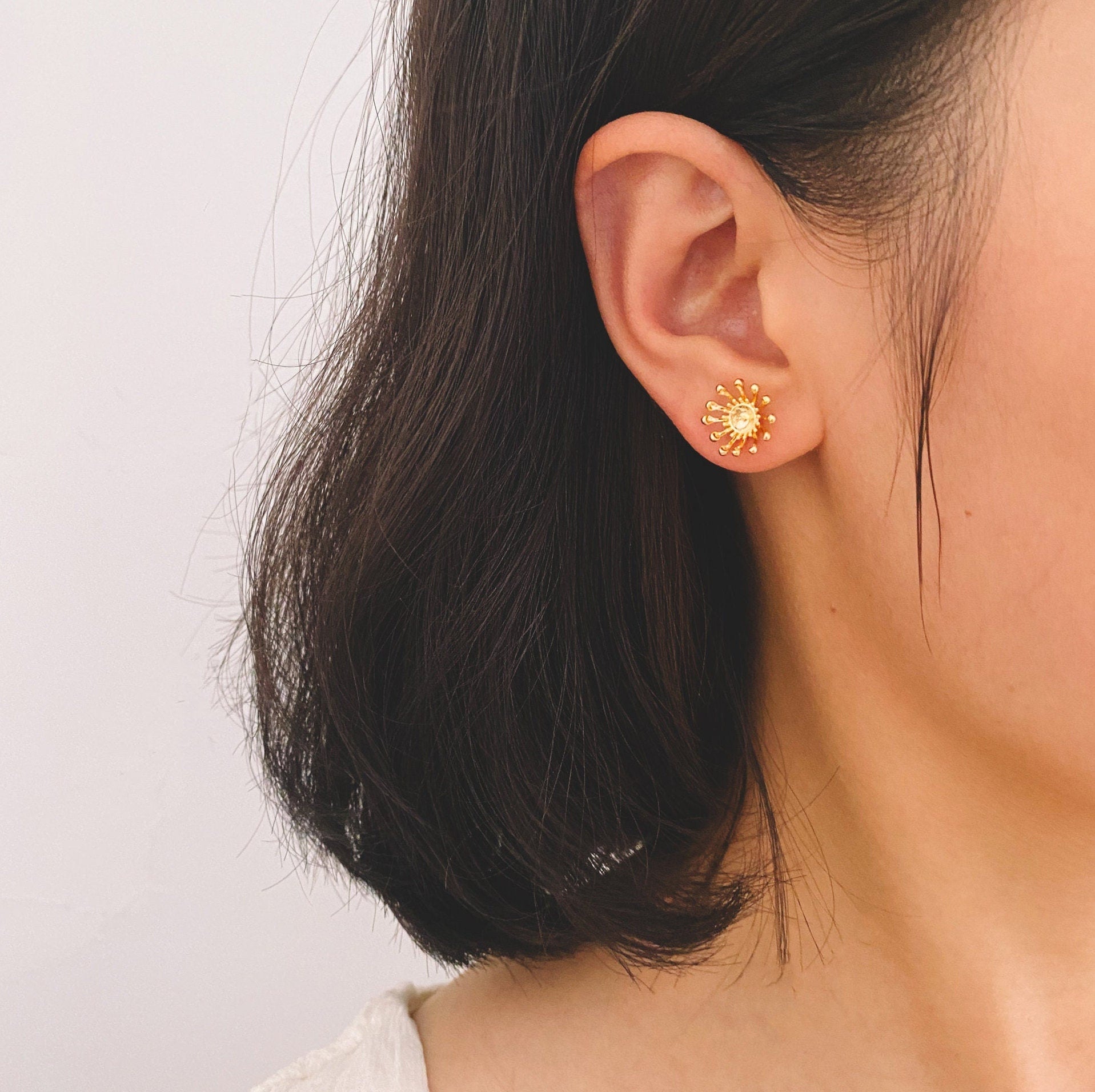 4pcs Gold Flower Ear Posts 12mm, Pearl Earring Mounts, Half Drilled Pearls Earring Settings (GB-3590)