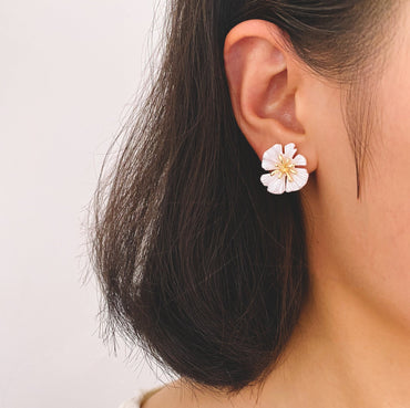 4pcs White Flower Earring with Loop, Gold Plated Brass, Jewelry Making, Diy Material, Jewelry Supplies (GB-3731)