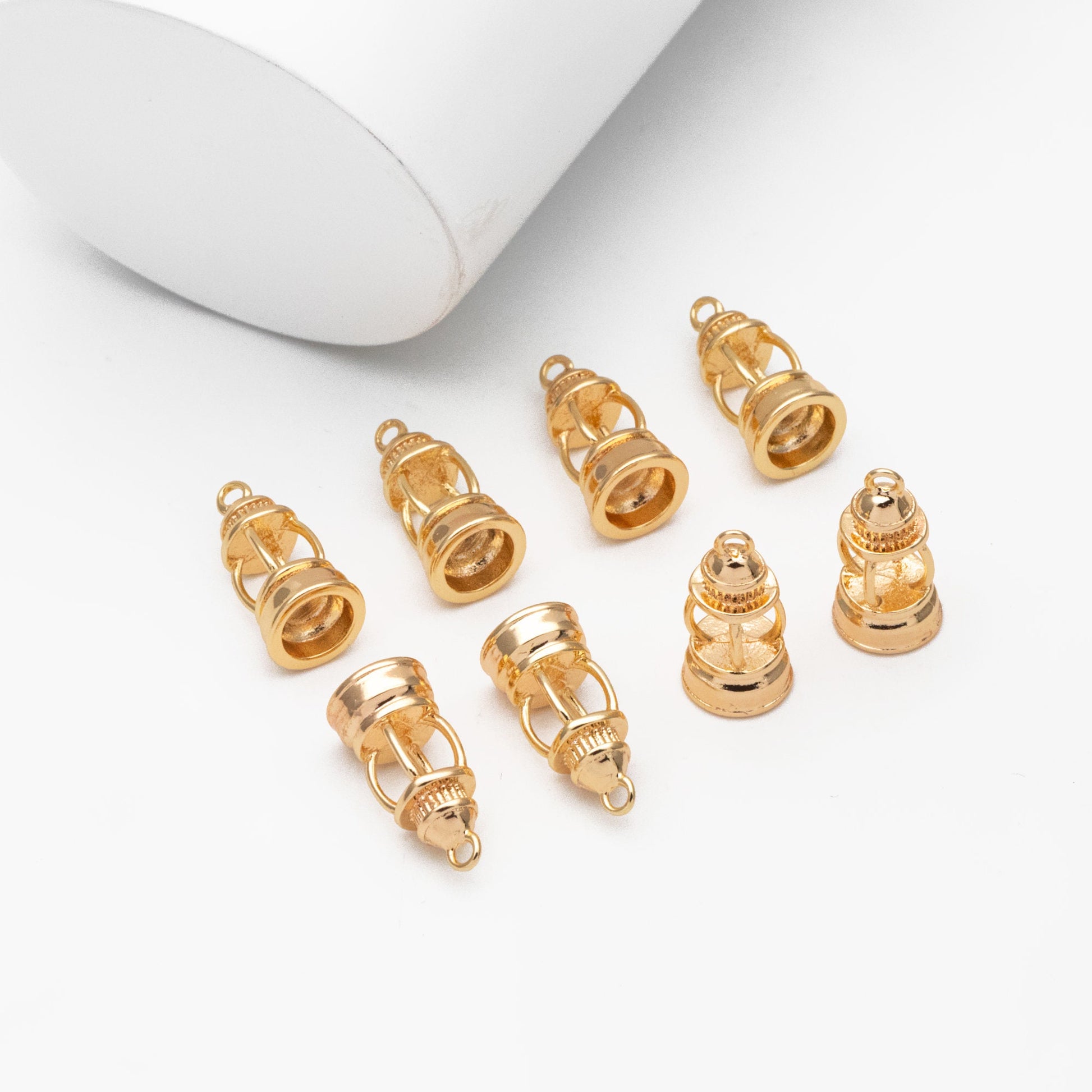 10pcs 18K Gold Plated Lantern Charms: Brass Lamp Pendants (GB-3982)