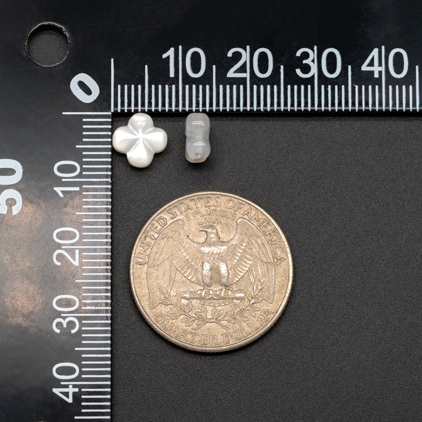 10pcs White Mother of Pearl 3D Shell Flower Beads 8mm (#V1429)