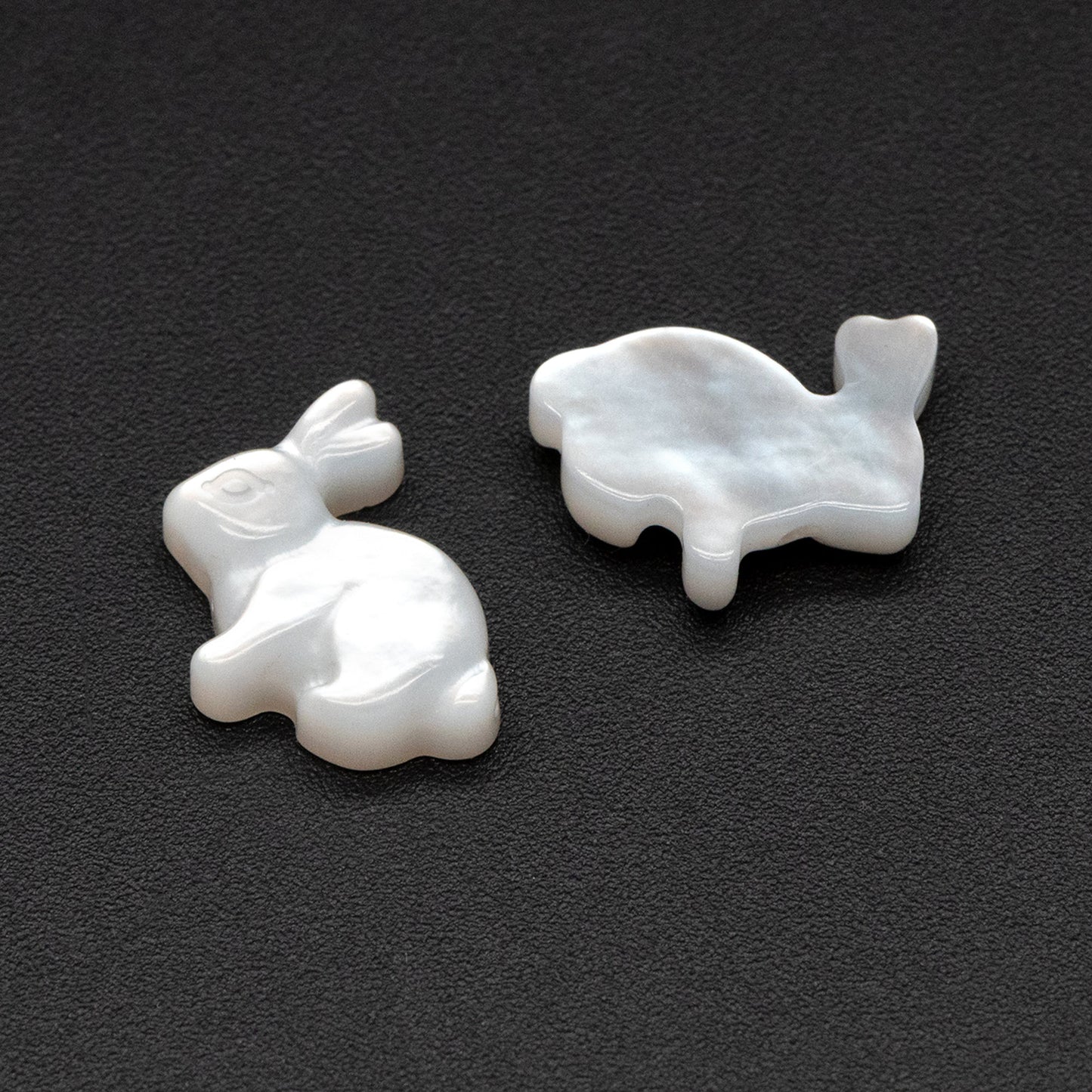 4pcs White Mother of Pearl Shell Rabbit beads, MOP Animal Charms (V1431)