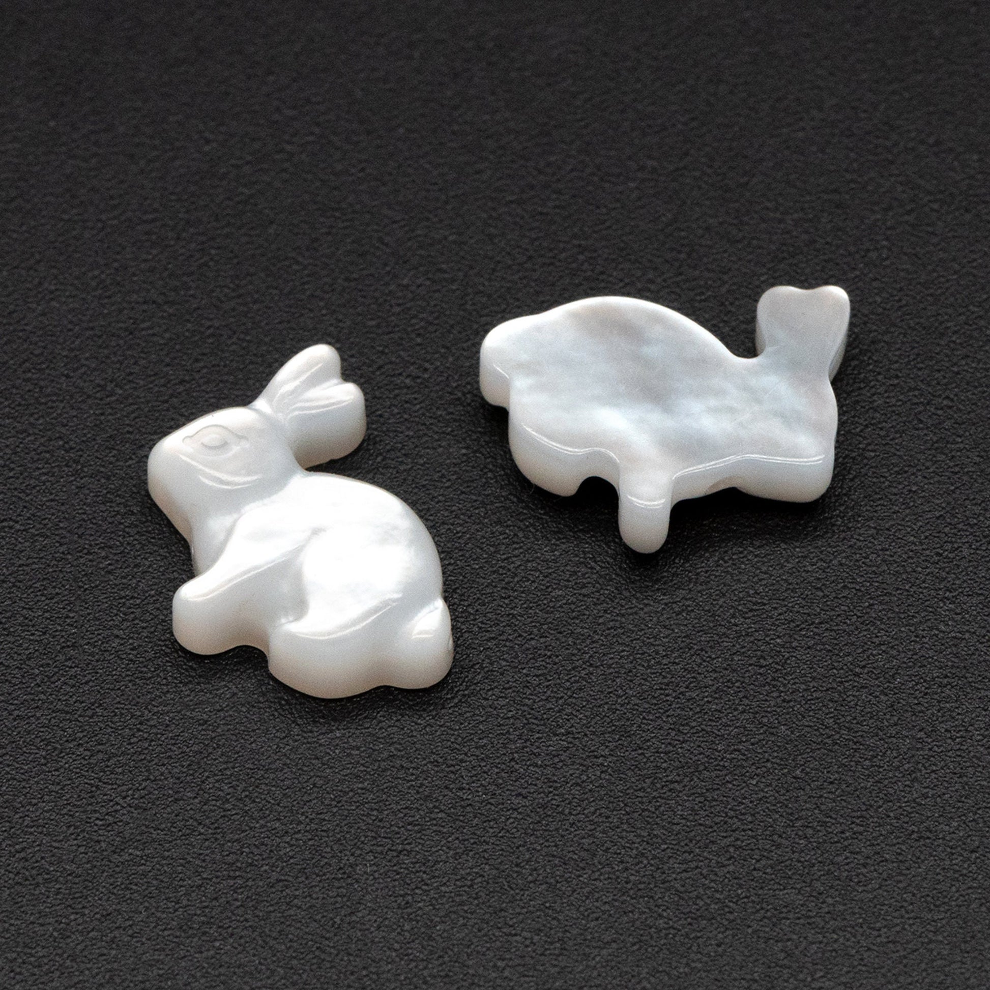 4pcs White Mother of Pearl Shell Rabbit beads, MOP Animal Charms (V1431)