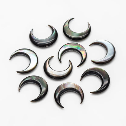 4pcs White/ Black mother of Pearl Crescent Moon Charms, Natural MOP Shell Horn Pendant 15mm (V1433)