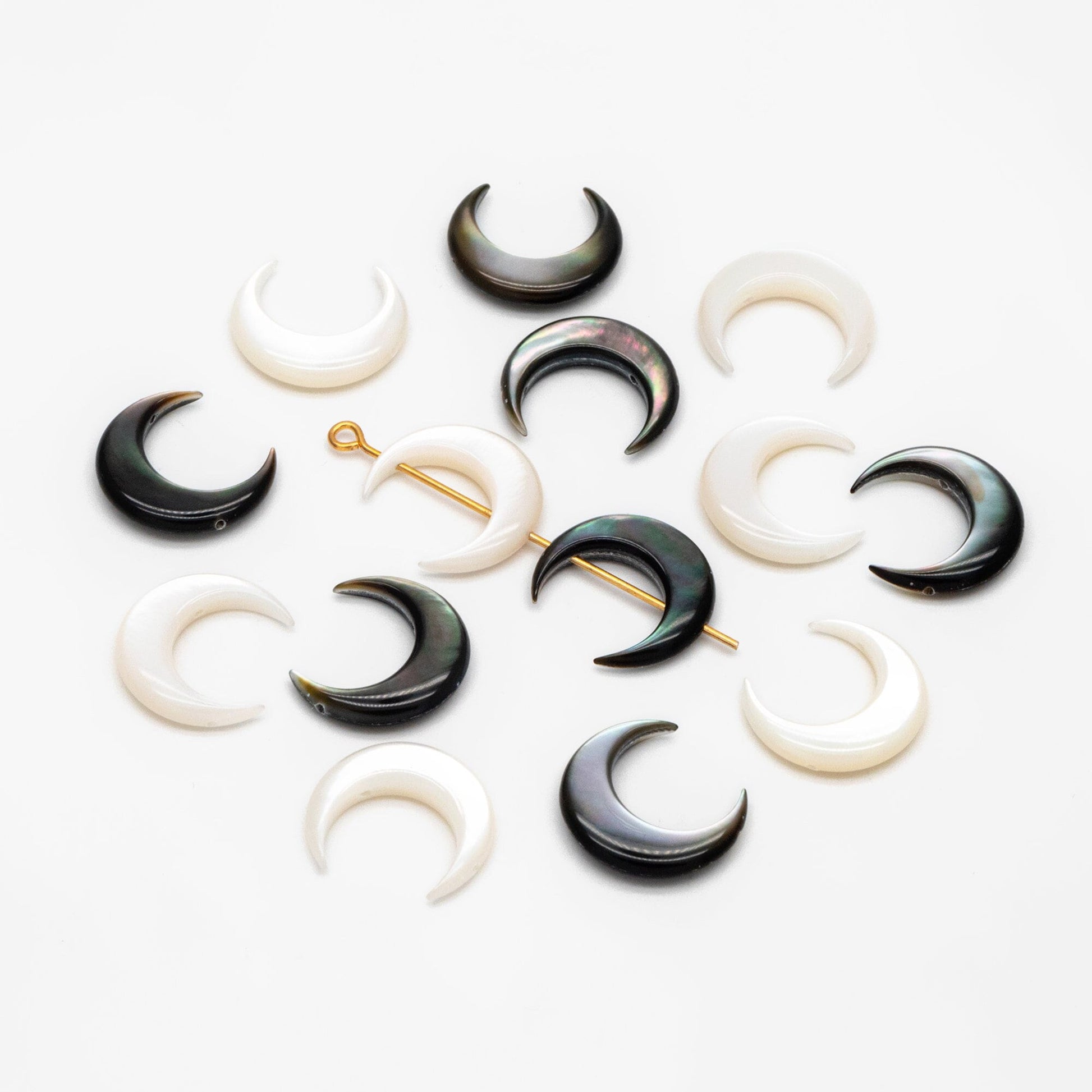 4pcs Mother of Pearl Crescent Moon Beads, Natural MOP Shell Moon Charms 15mm (BK-037-A)