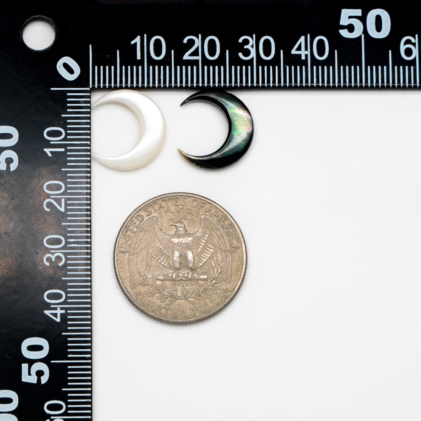 4pcs Mother of Pearl Crescent Moon Beads, Natural MOP Shell Moon Charms 15mm (V1427)