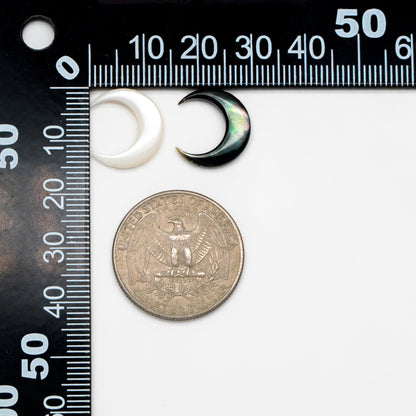 4pcs Mother of Pearl Crescent Moon Beads, Natural MOP Shell Moon Charms 15mm (V1427)