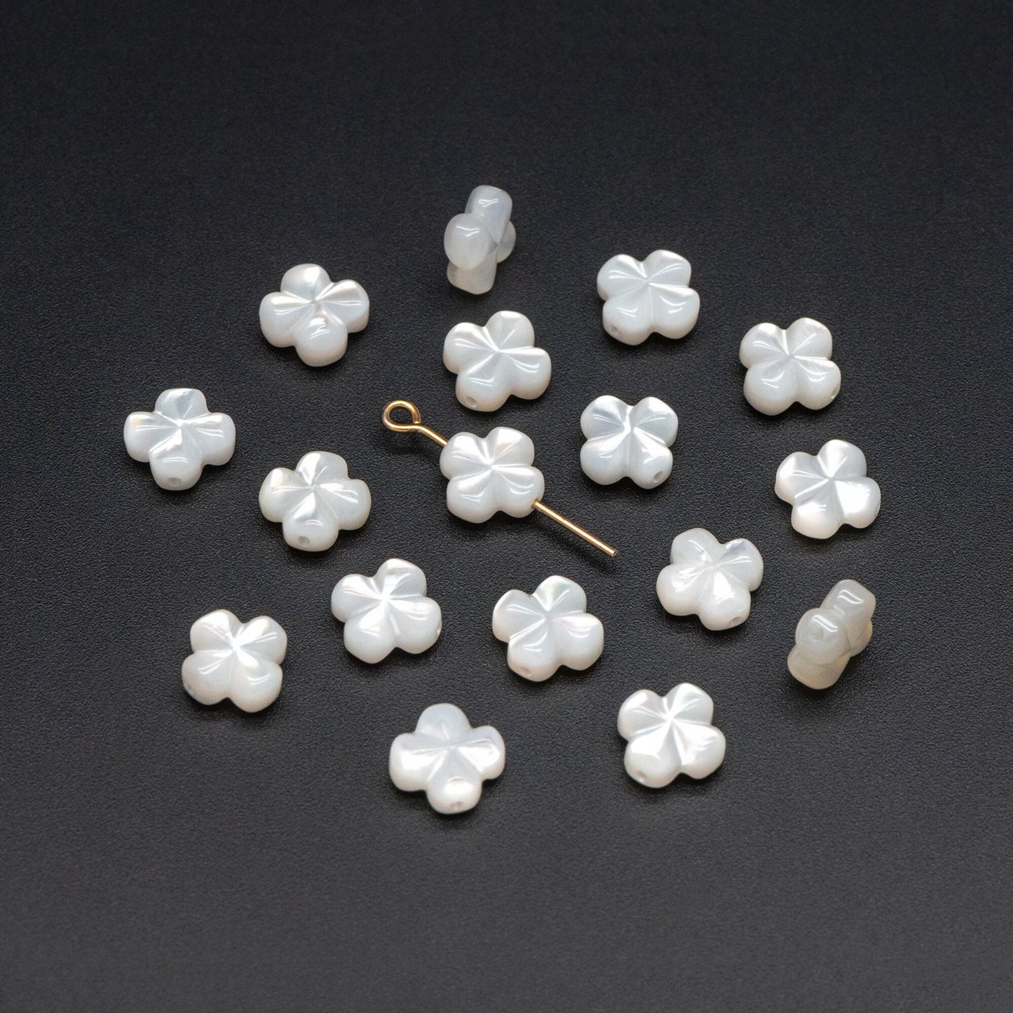 10pcs White Mother of Pearl 3D Shell Flower Beads 8mm (#V1429)