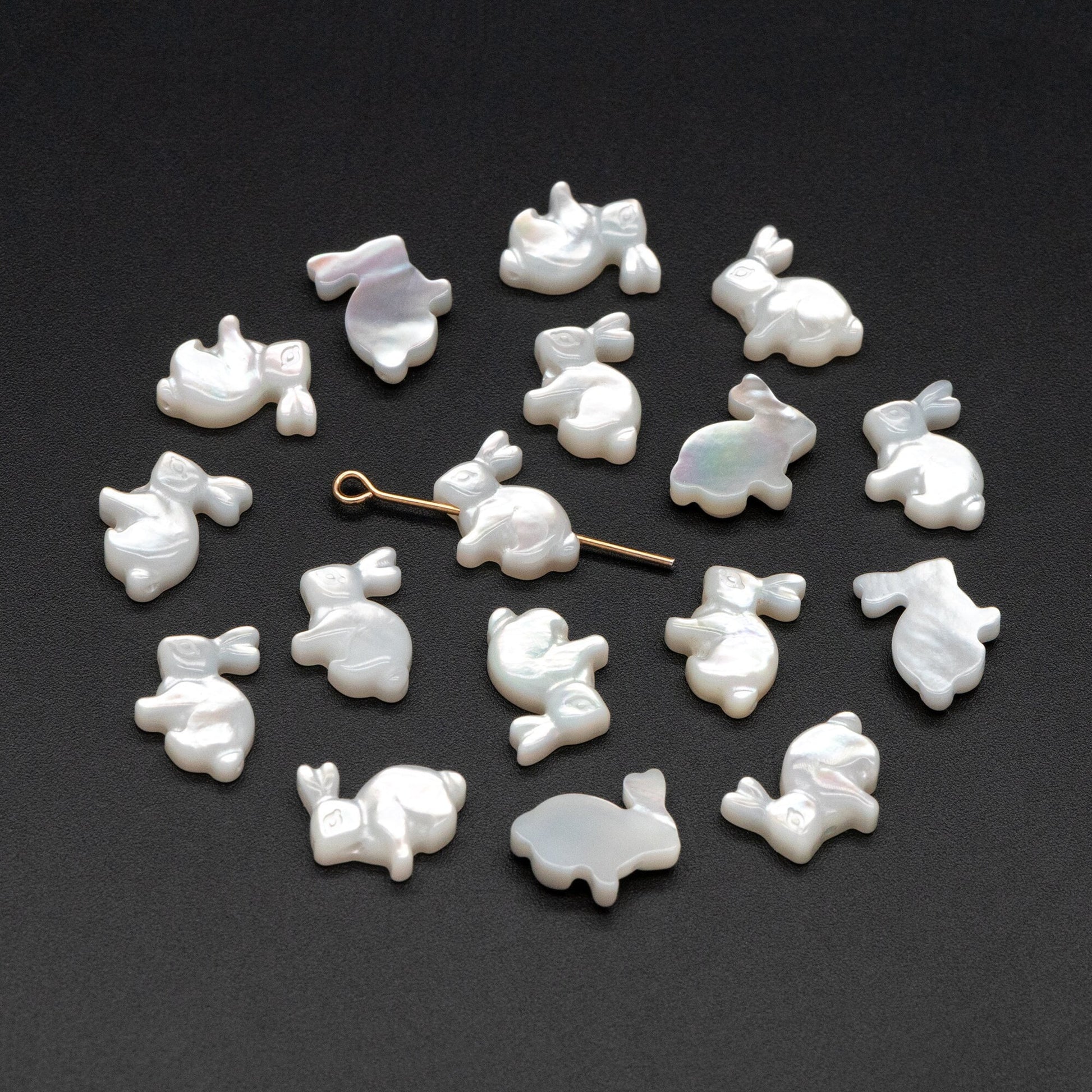 4pcs White Mother of Pearl Shell Rabbit beads, MOP Animal Charms (V1431)