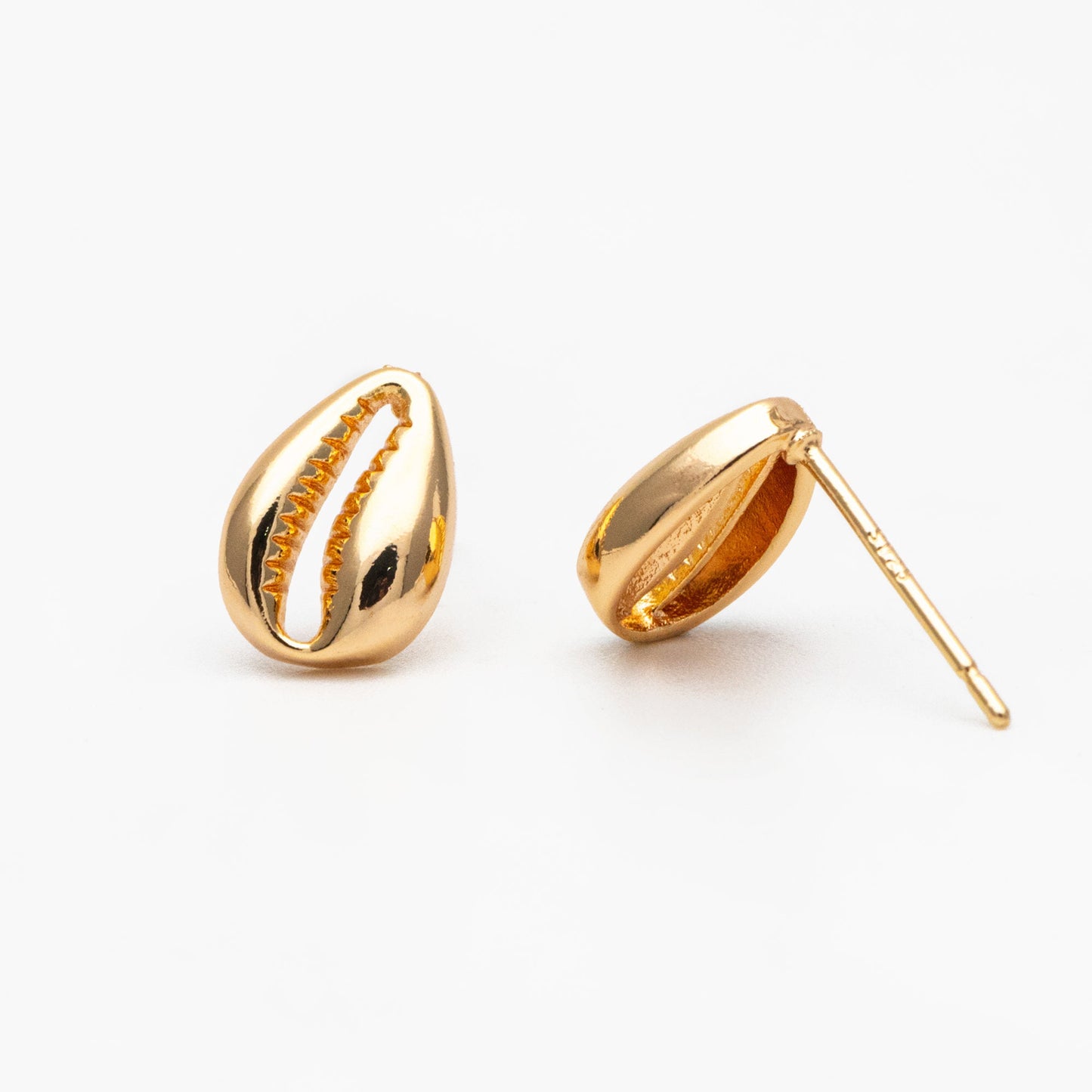 10pcs Gold Shell Earring 10x7mm, Gold plated Brass Seashell Stud Earrings (GB-3990)