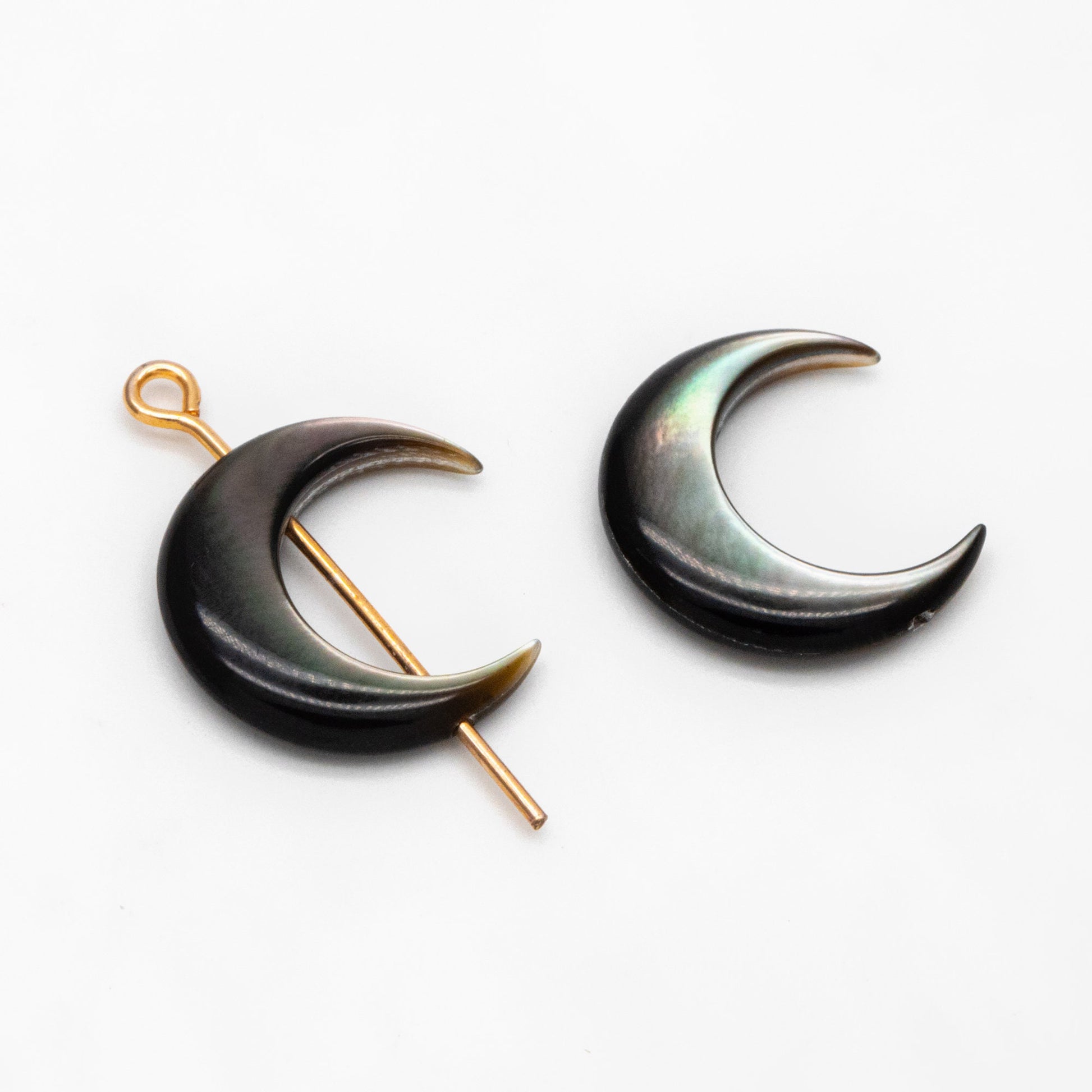 4pcs Mother of Pearl Crescent Moon Beads, Natural MOP Shell Moon Charms 15mm (V1427)