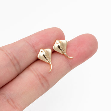 10pcs Gold Manta Ray Earrings, Gold plated Brass, Stingray Fish Stud Earrings (GB-4460-K)