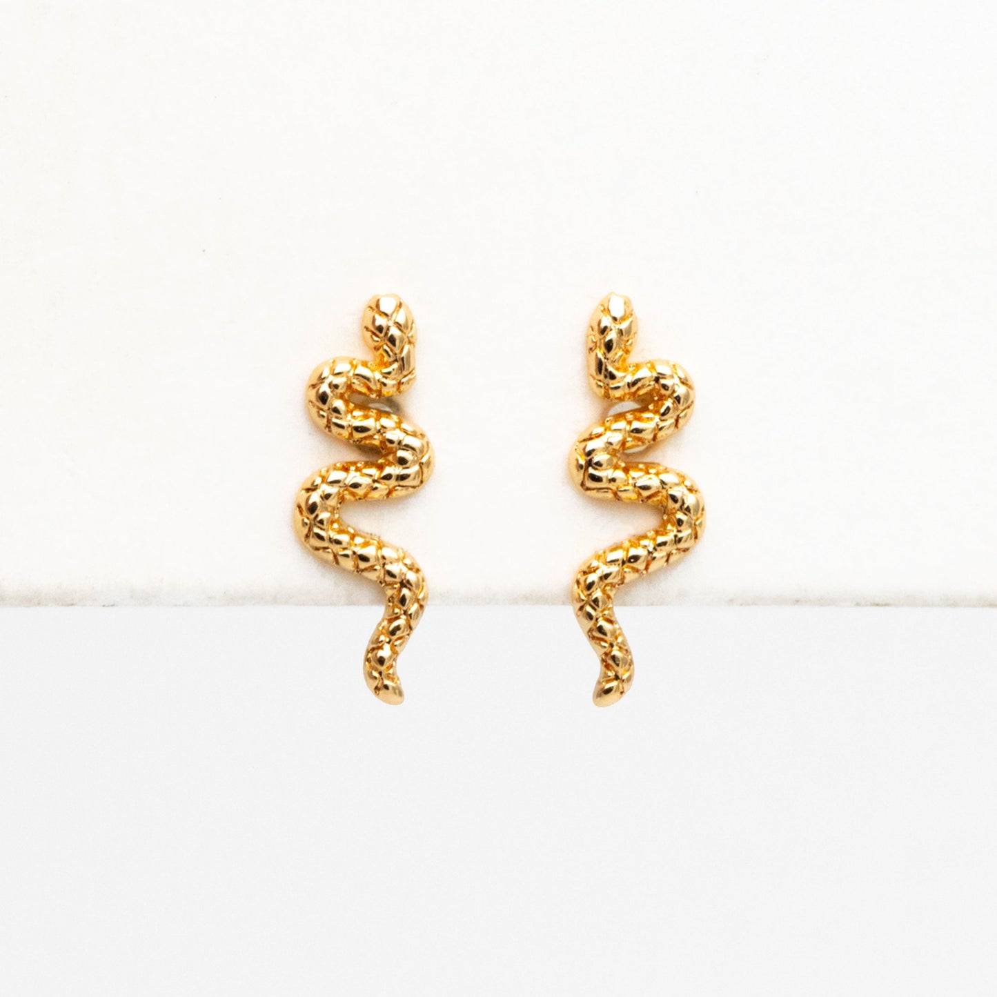 10pcs Gold Snake Earrings 13x4mm, Gold Plated Brass, Minimalist Snake Stud Earrings (GB-4079)