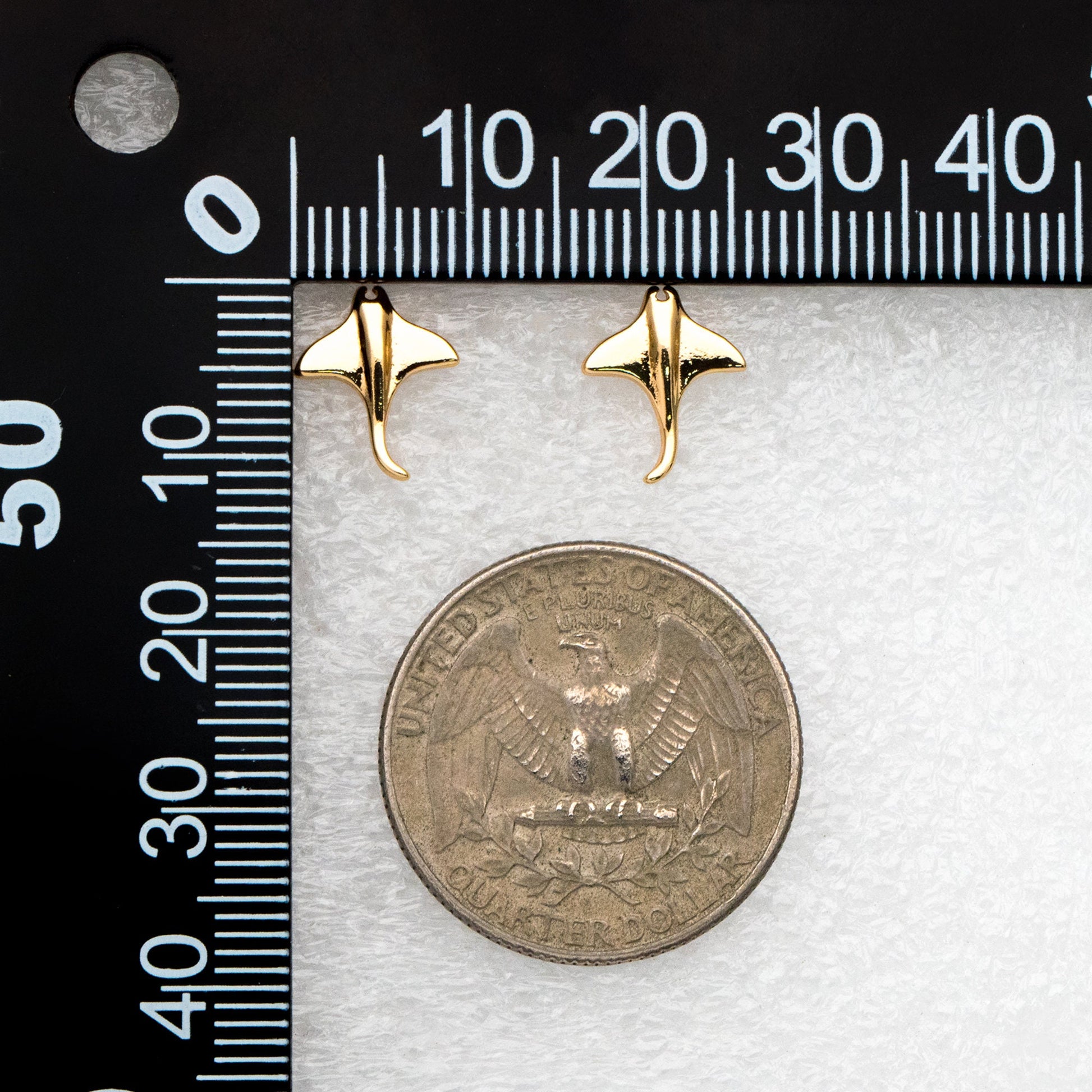 10pcs Gold Manta Ray Earrings, Gold plated Brass, Stingray Fish Stud Earrings (GB-4107)