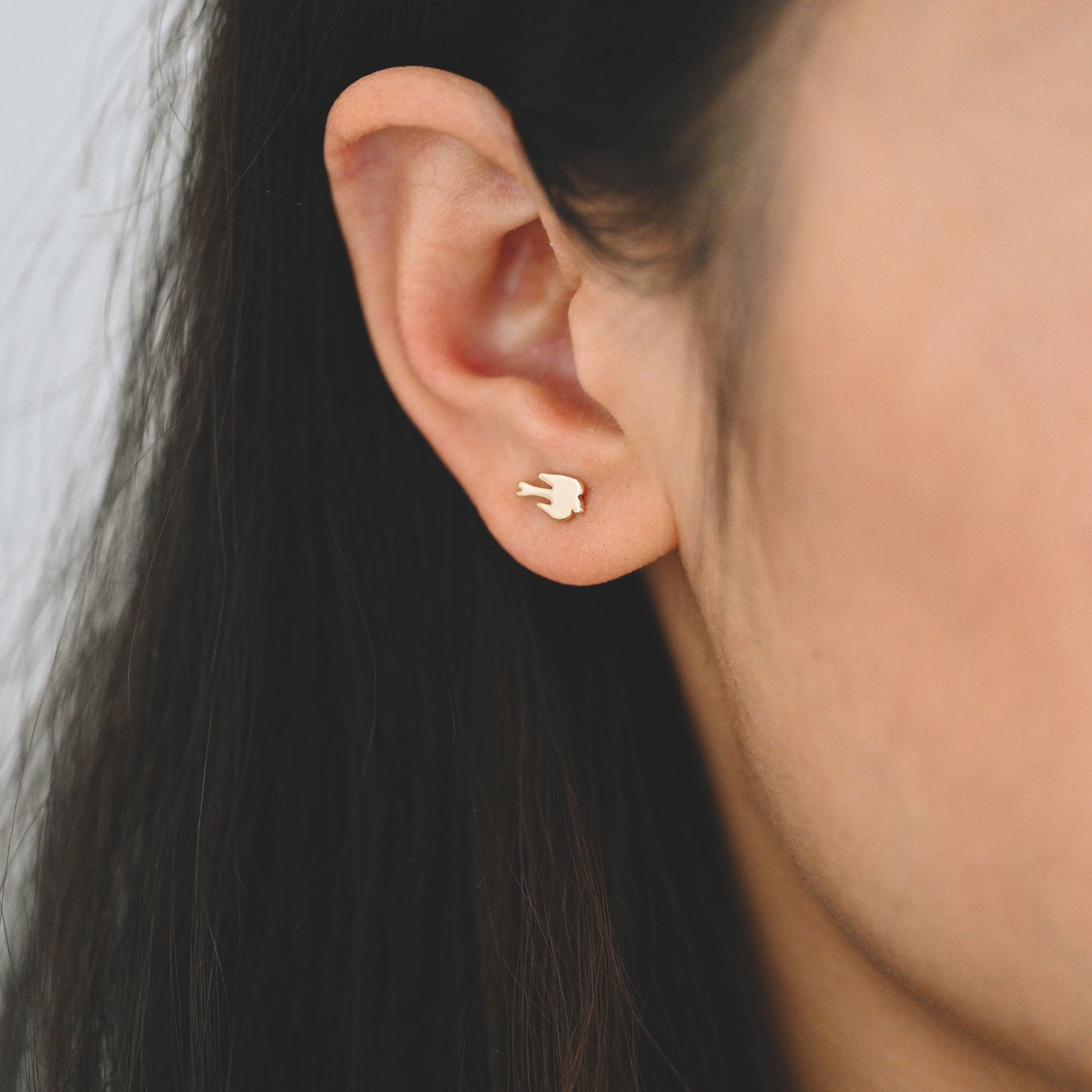 10pcs Gold Swallow Ear Posts 15x11mm, Gold Plated Brass Bird Stud Earrings (GB-3291)