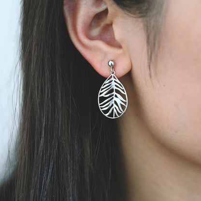 10pcs Gold/ Silver Hollow Leaf Pendants 27x17mm, 18K Gold/ Rhodium plated Brass Leaf Charms (GB-3057-B)