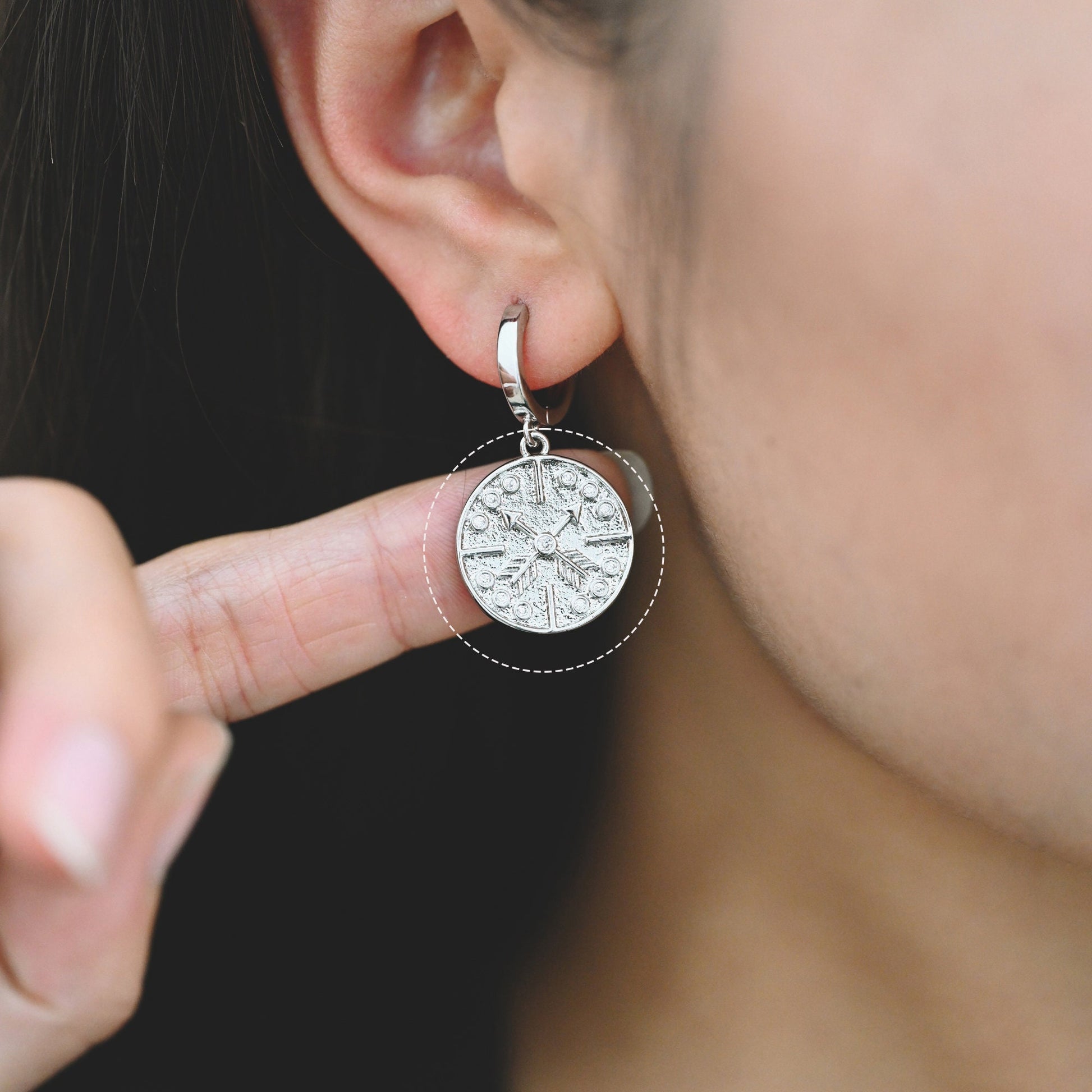 4pcs Gold/ Silver Arrow Disc Charms 21x18mm, 18K Gold/ Rhodium plated Brass, Round Disk Arrow Pendants (GB-2466-D)