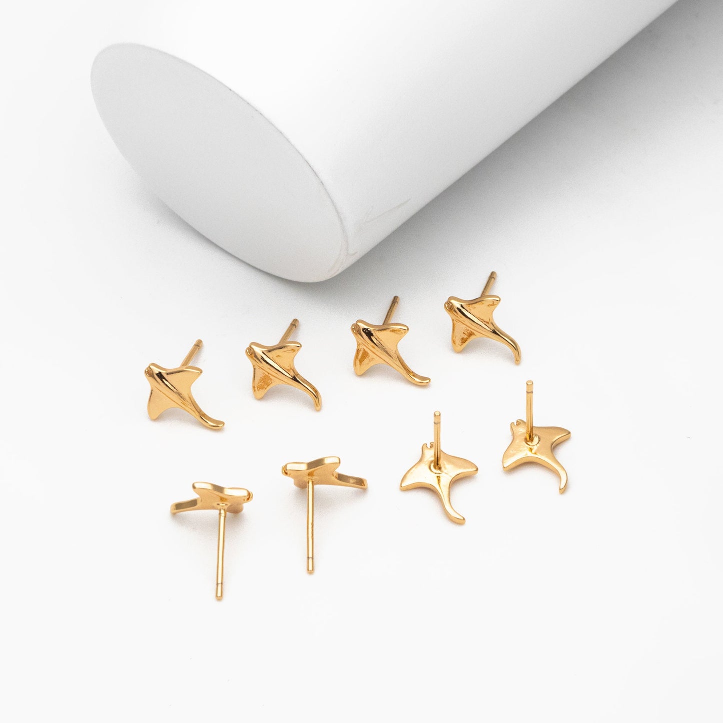 10pcs Gold Manta Ray Earrings, Gold plated Brass, Stingray Fish Stud Earrings (GB-4107)