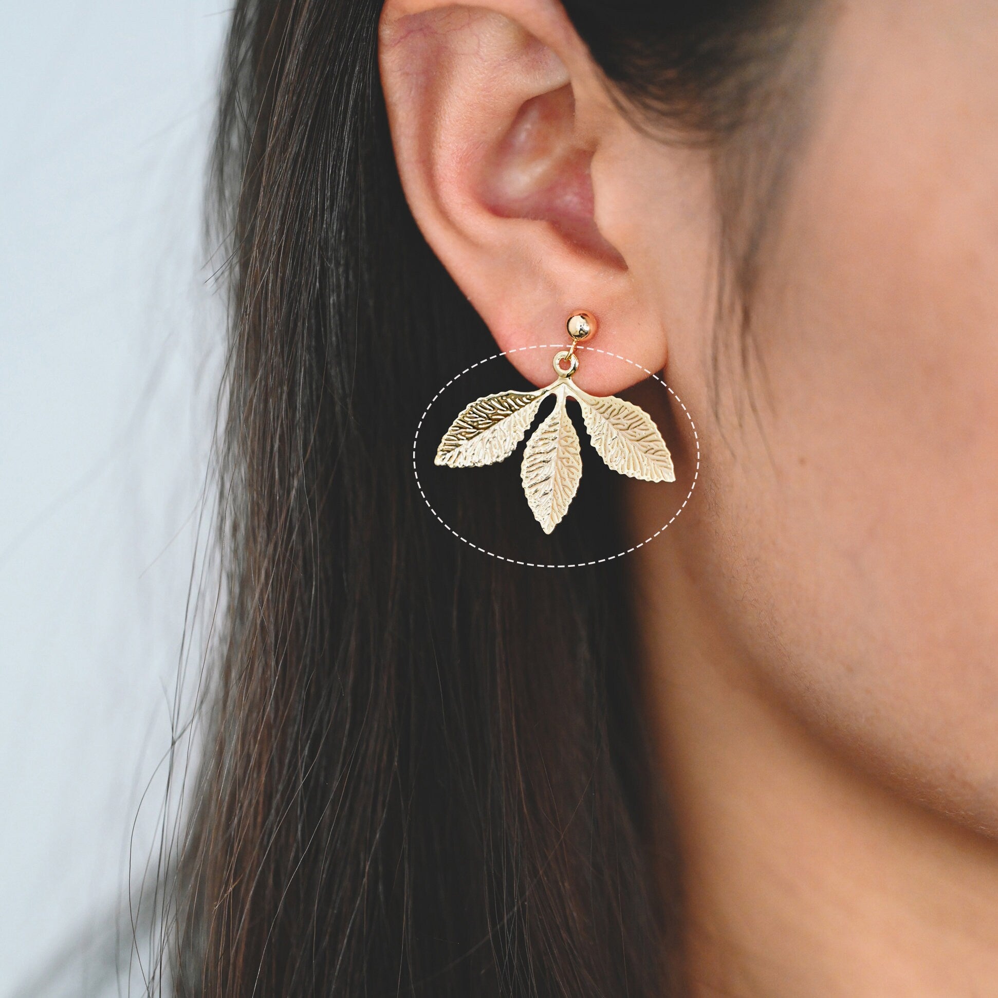 10pcs Gold plated Brass Leaf Charm, Dainty Plant Pendant, 30x23mm, Lead Nickel Free (GB-3045)