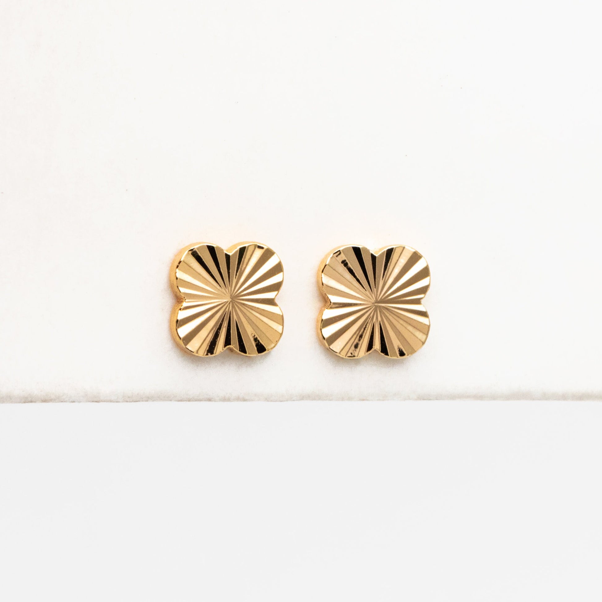 10pcs Gold Clover Earrings 7mm, Gold Plated Brass, Four Leaf Clover Stud Earrings (GB-4162)
