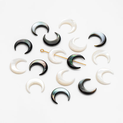 4pcs White/ Black mother of Pearl Crescent Moon Charms, Natural MOP Shell Horn Pendant 15mm (V1433)