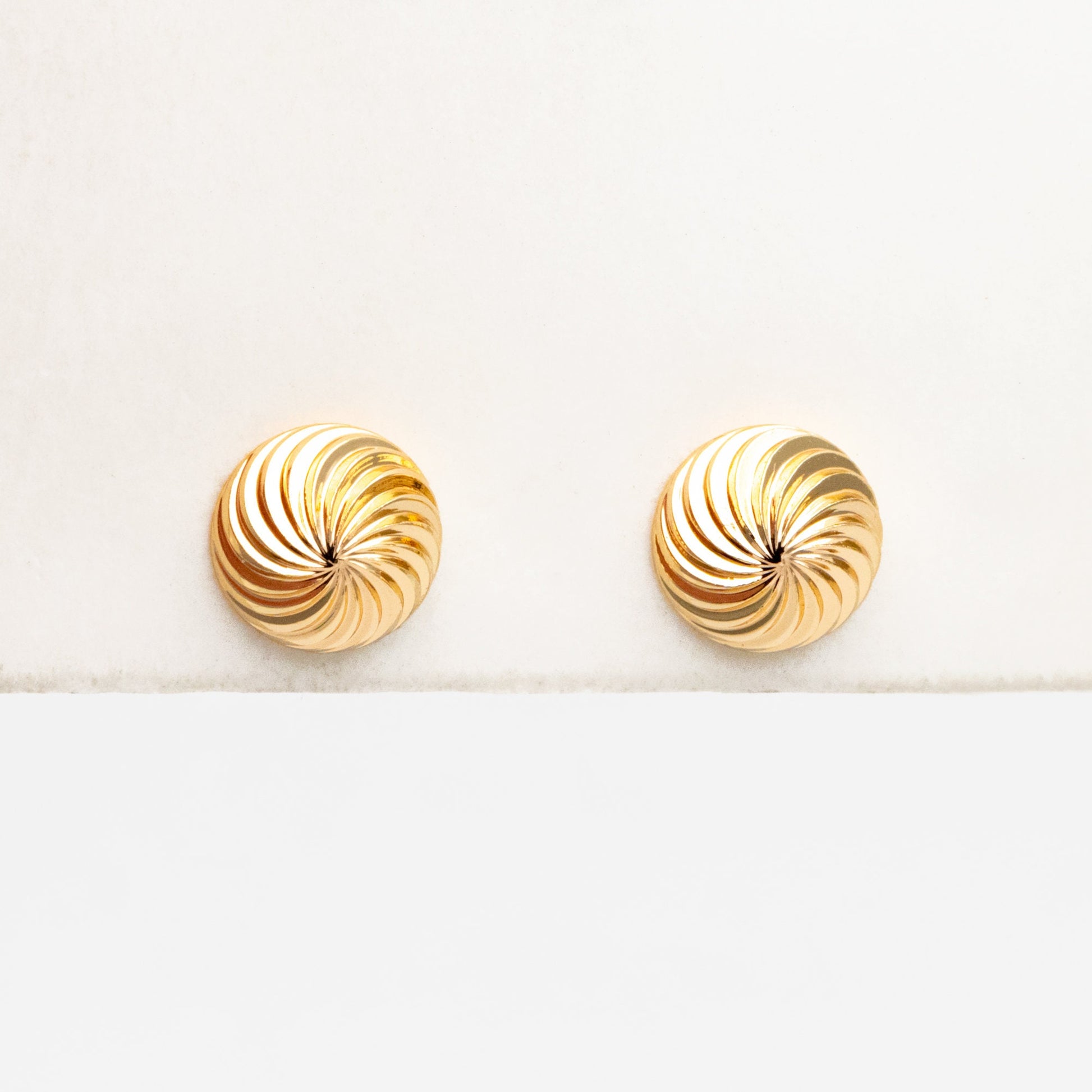 10pcs Gold Vortex Round Earrings, 18K Gold plated Brass, Geometric Stud Earrings (GB-4157)