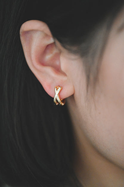 10pcs Gold/ Silver Tone Criss Cross Hoop Earrings, Gold/ Rhodium plated Brass, Huggie Earrings, Gold Hoops, Huggies (GB-3465)